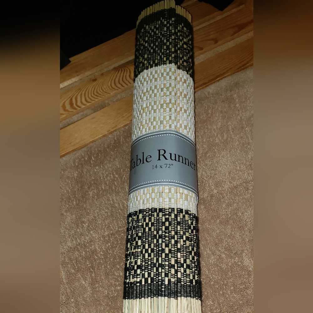 Urban oasis Reed table runner - Picture 3 of 6